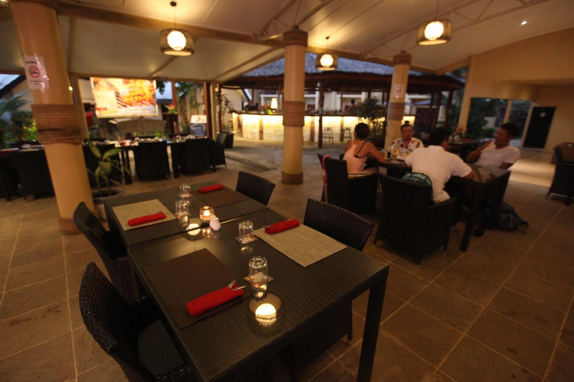 Moorings Hotel Port Vila Ngoại thất bức ảnh