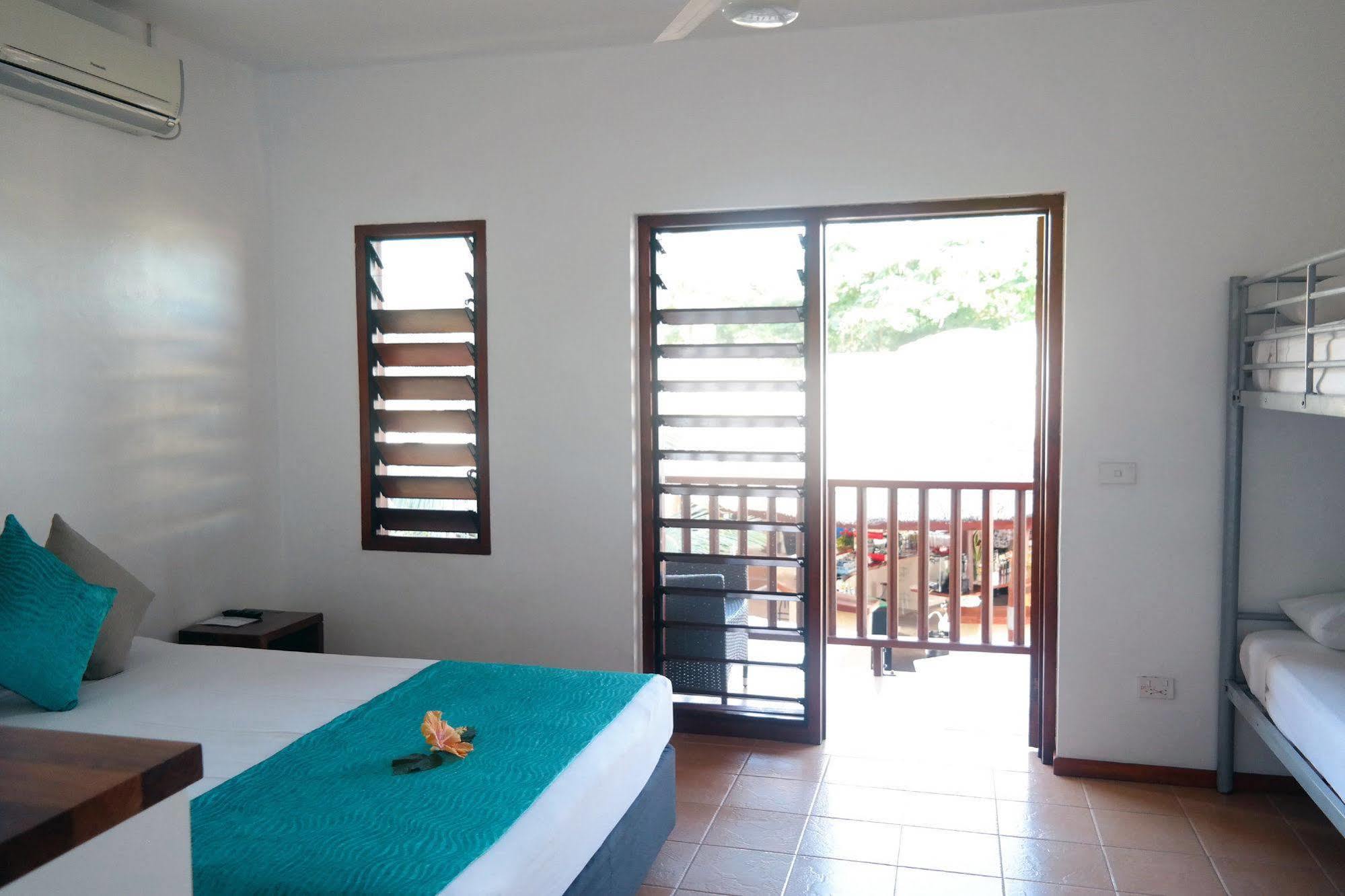 Moorings Hotel Port Vila Ngoại thất bức ảnh