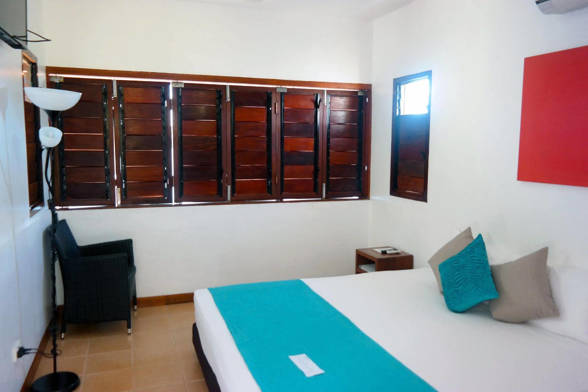 Moorings Hotel Port Vila Ngoại thất bức ảnh