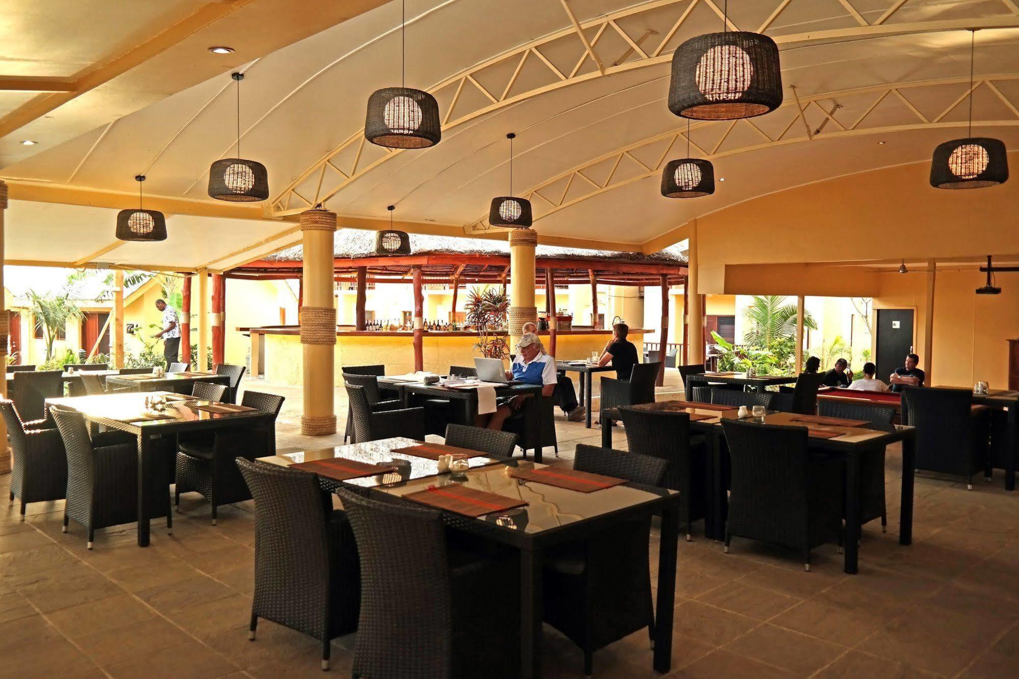 Moorings Hotel Port Vila Ngoại thất bức ảnh